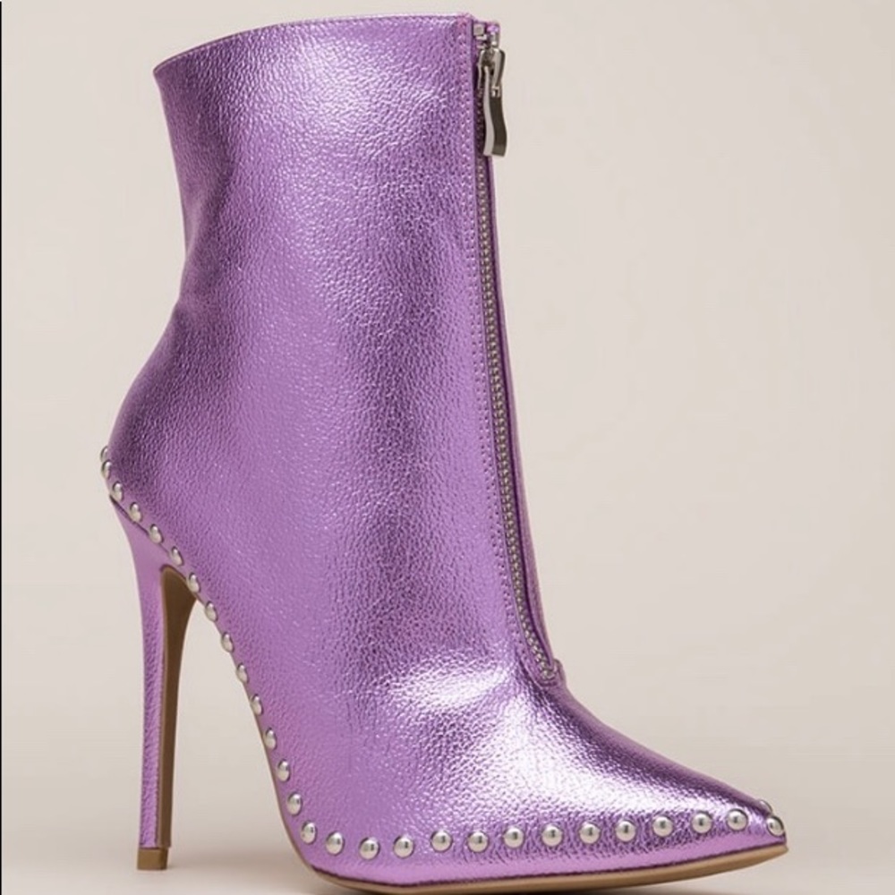 NWOB Wild diva booties